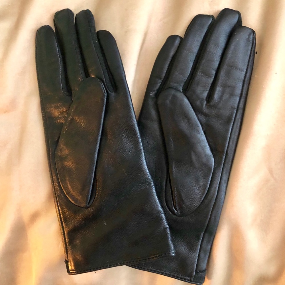 CLASSY BLACK LEATHER/SUEDE GLOVES